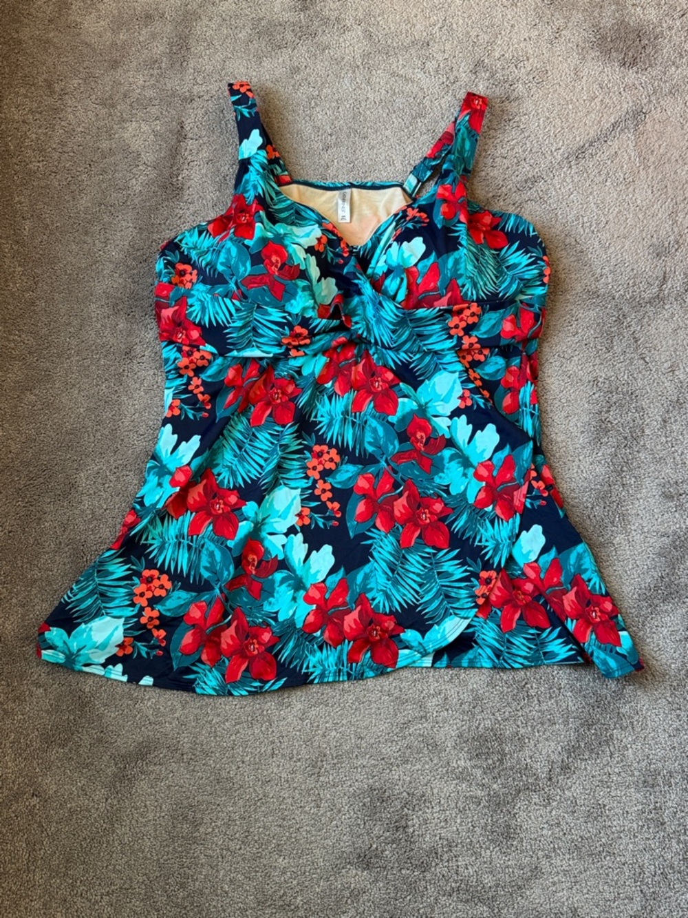 Catherines Floral Tankini Swim Top Built In Bra Blue Red Tropical Plus SIZE 34W